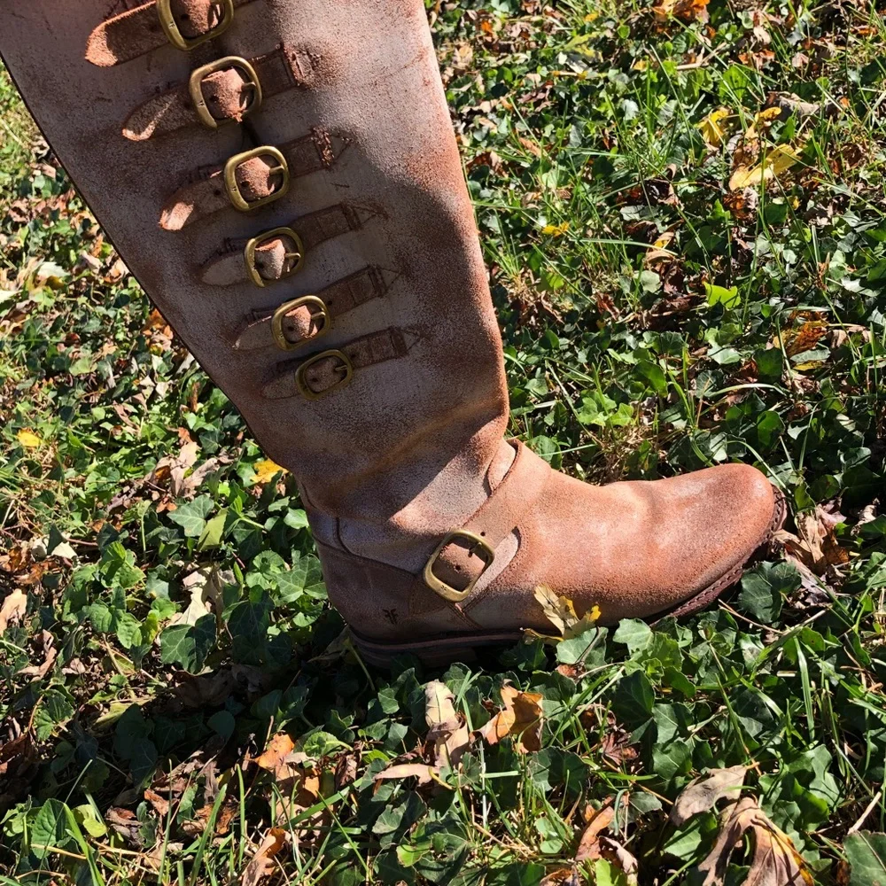 Frye Veronica belted tall chocolate - Picture 4 of 6